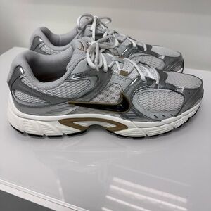 Nike V5 RNR Men's Sneakers Size 13